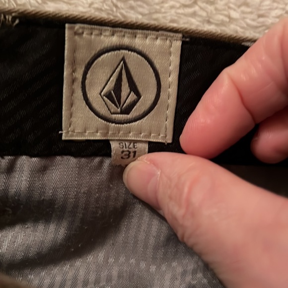 Mens shorts Volcom Brand  Khaki color Size 31 - Picture 4 of 5